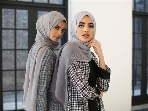  Modest Fashion: Celebrating Style and Spirituality - Um Olhar Profundo nas Tradições e Tendências do Vestuário Islâmico Moderno