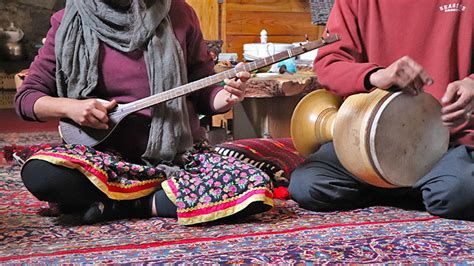 Persian Music: A History Unveiled! Immerse Yourself in the Rich Tapestry of Iranian Musical Traditions